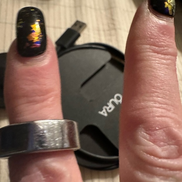 Gen 3 silver Oura ring size 8 - Picture 7 of 8